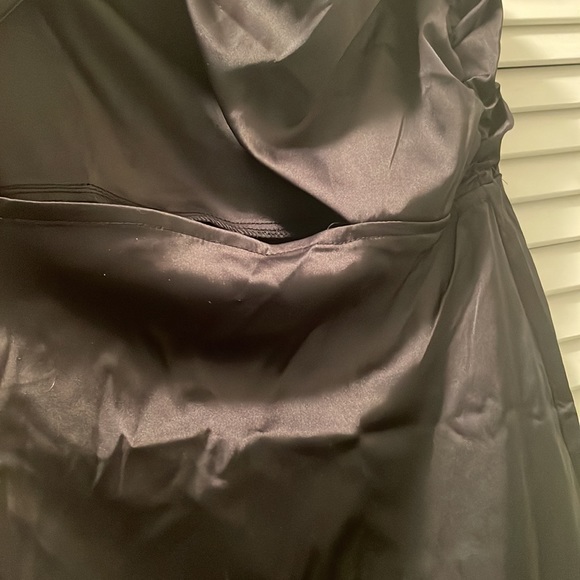 NWT DANIELLE BERNSTEIN CUTOUT HALTERNECK DRESS - Picture 6 of 8